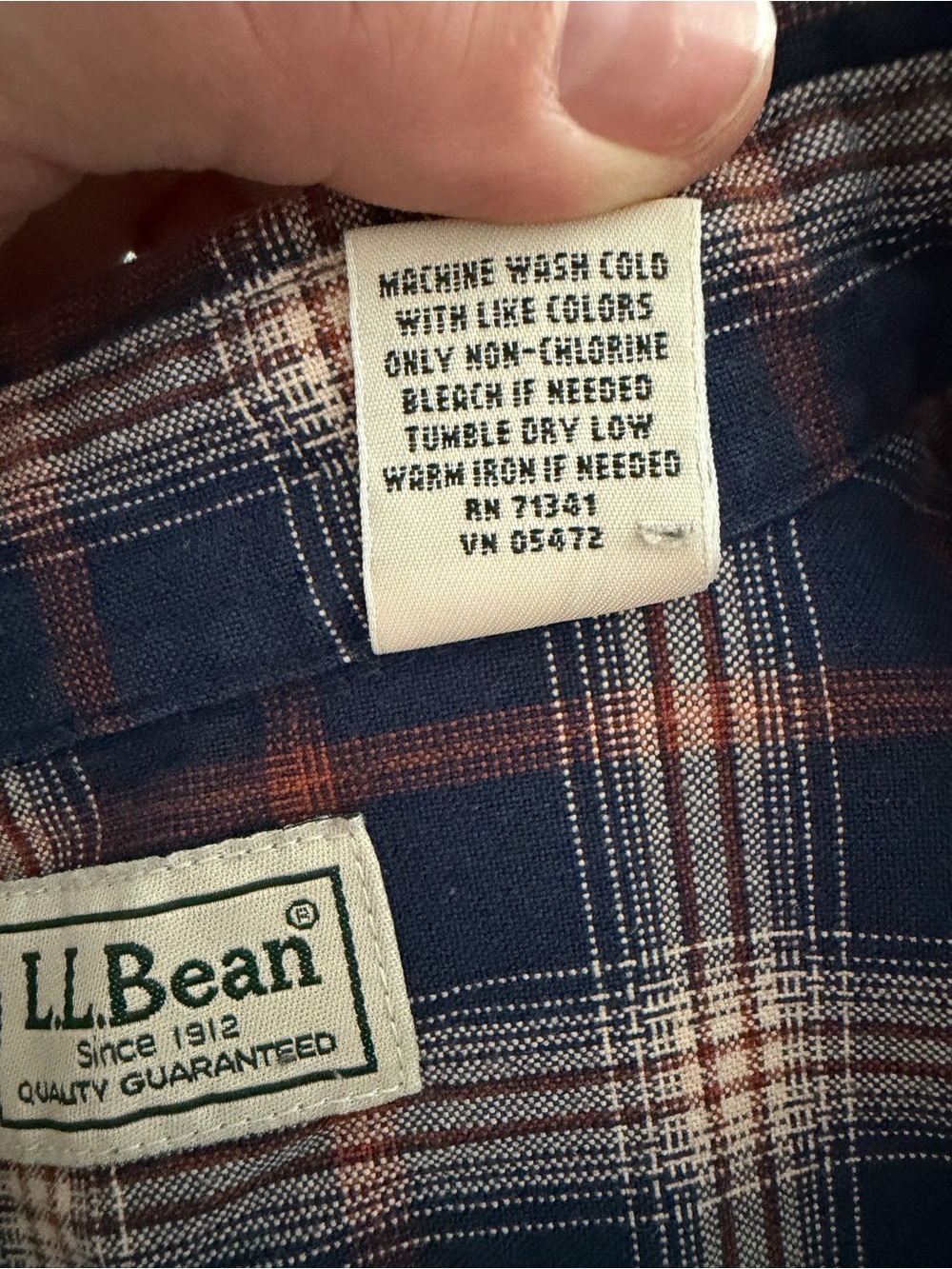 Vintage L.L. Bean Navy and Cream Plaid Heavy cotton Button-Down Shirt - Picture 10 of 10